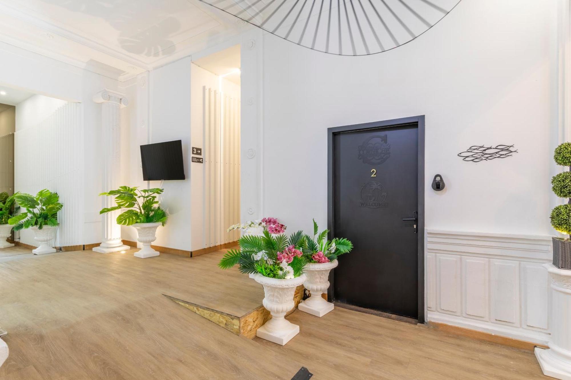 Adira Marseille Montgrand 2 Etoiles Apartment Bagian luar foto