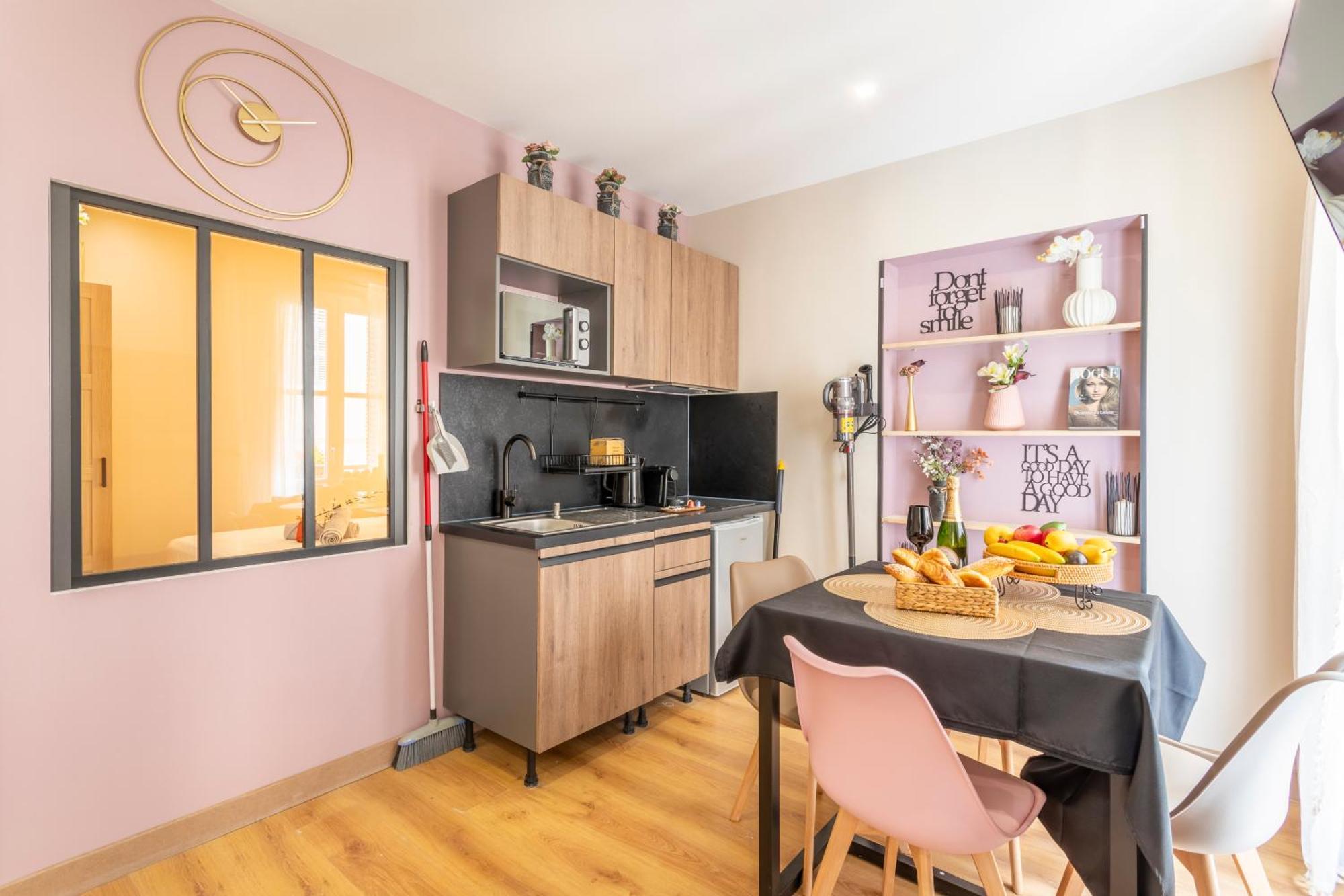 Adira Marseille Montgrand 2 Etoiles Apartment Bagian luar foto