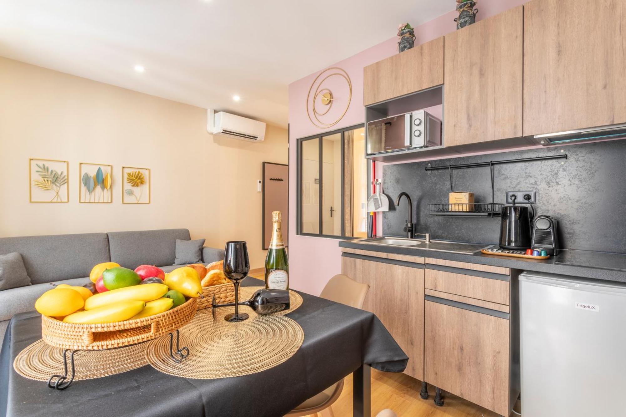 Adira Marseille Montgrand 2 Etoiles Apartment Bagian luar foto