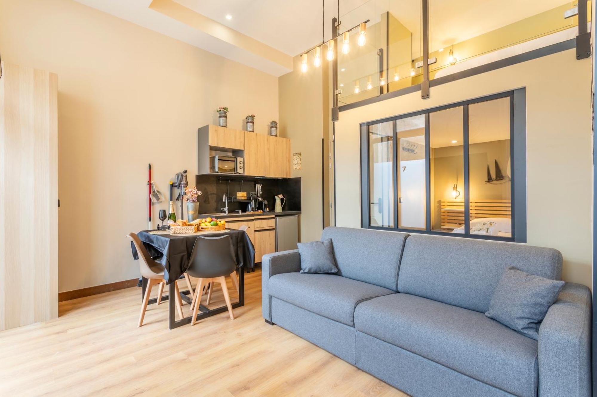 Adira Marseille Montgrand 2 Etoiles Apartment Bagian luar foto