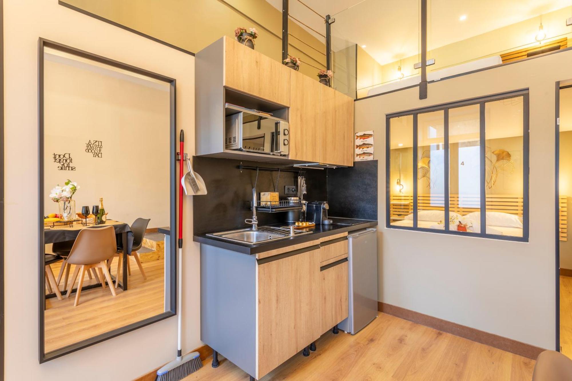 Adira Marseille Montgrand 2 Etoiles Apartment Bagian luar foto