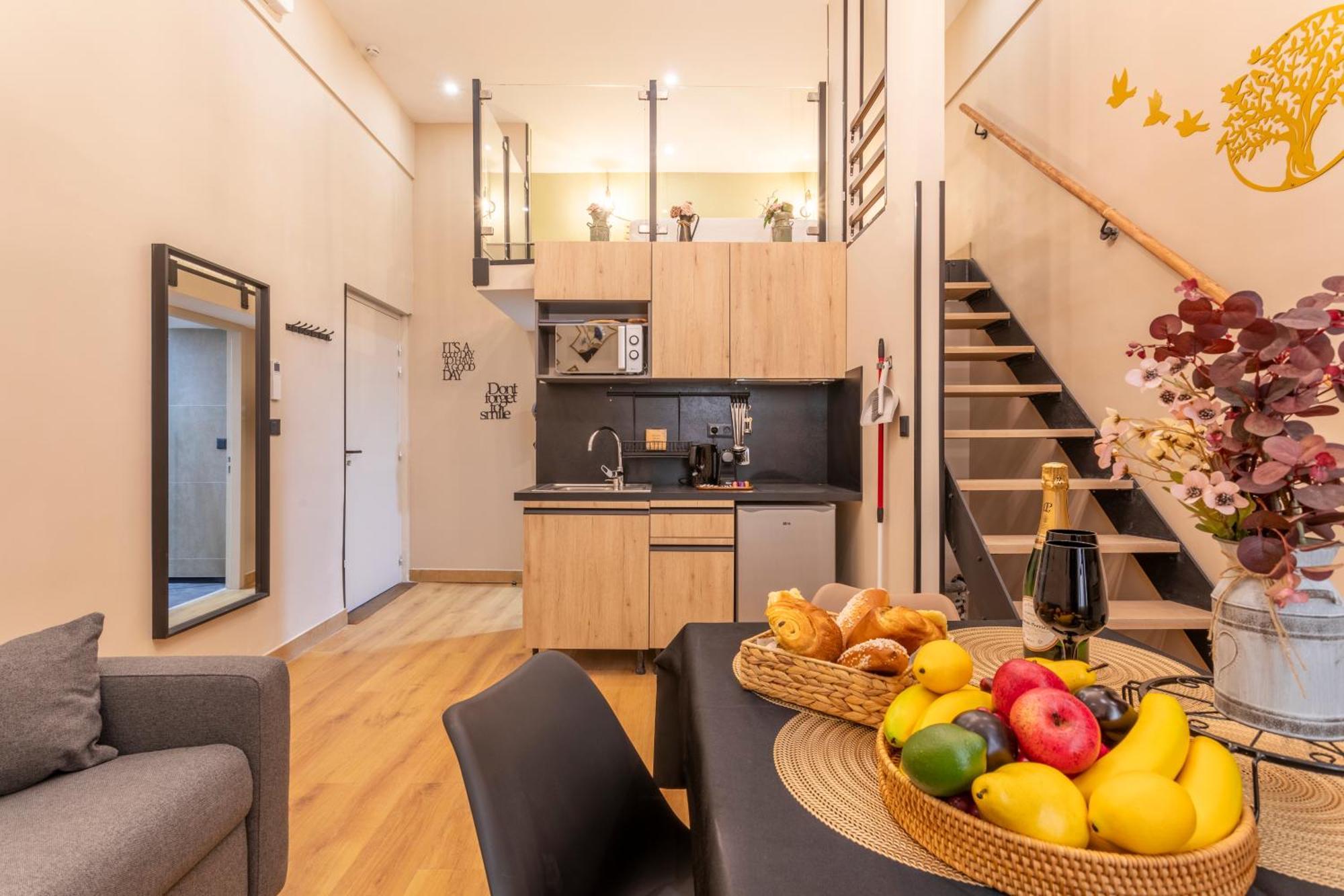 Adira Marseille Montgrand 2 Etoiles Apartment Bagian luar foto