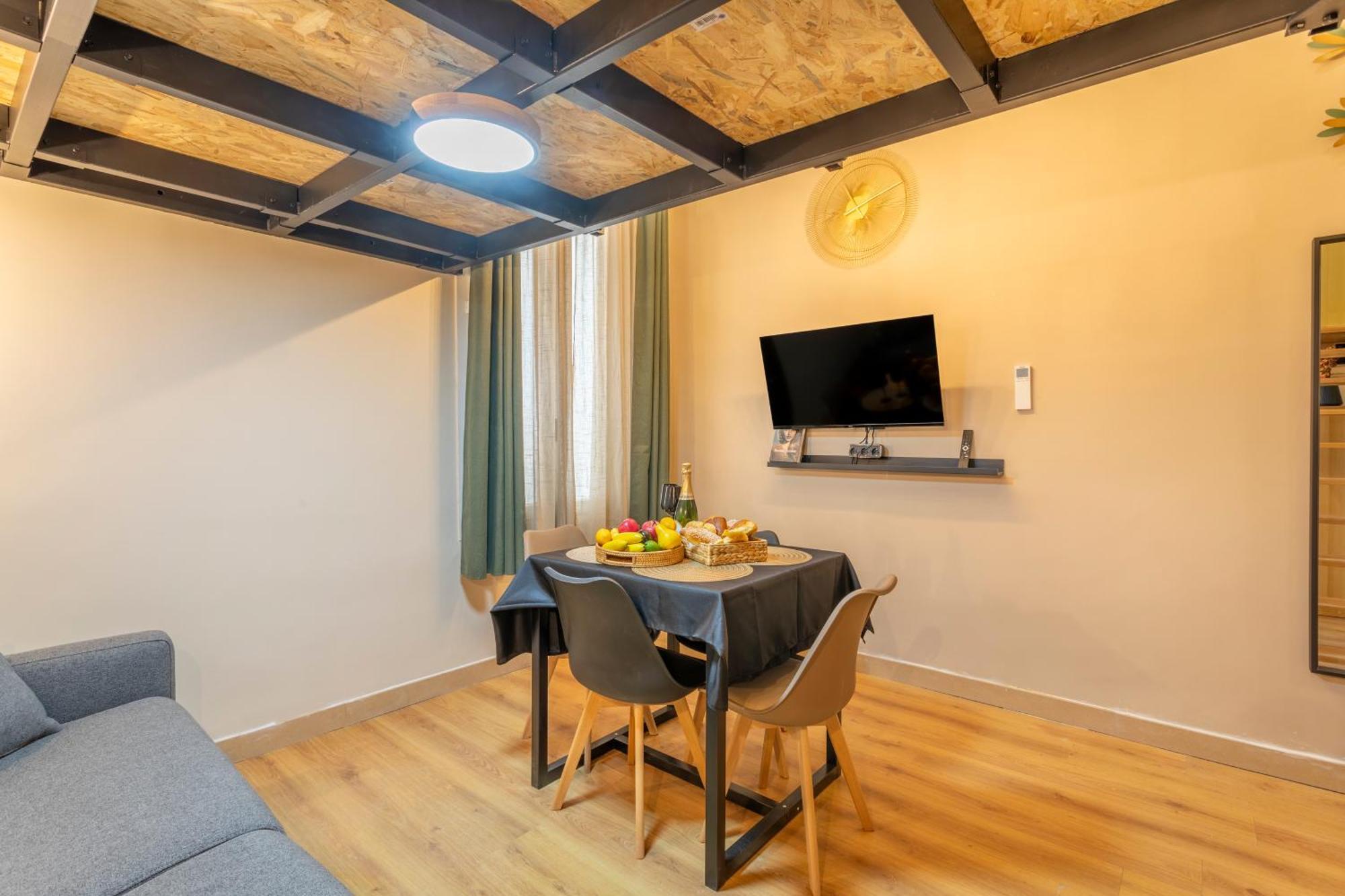 Adira Marseille Montgrand 2 Etoiles Apartment Bagian luar foto